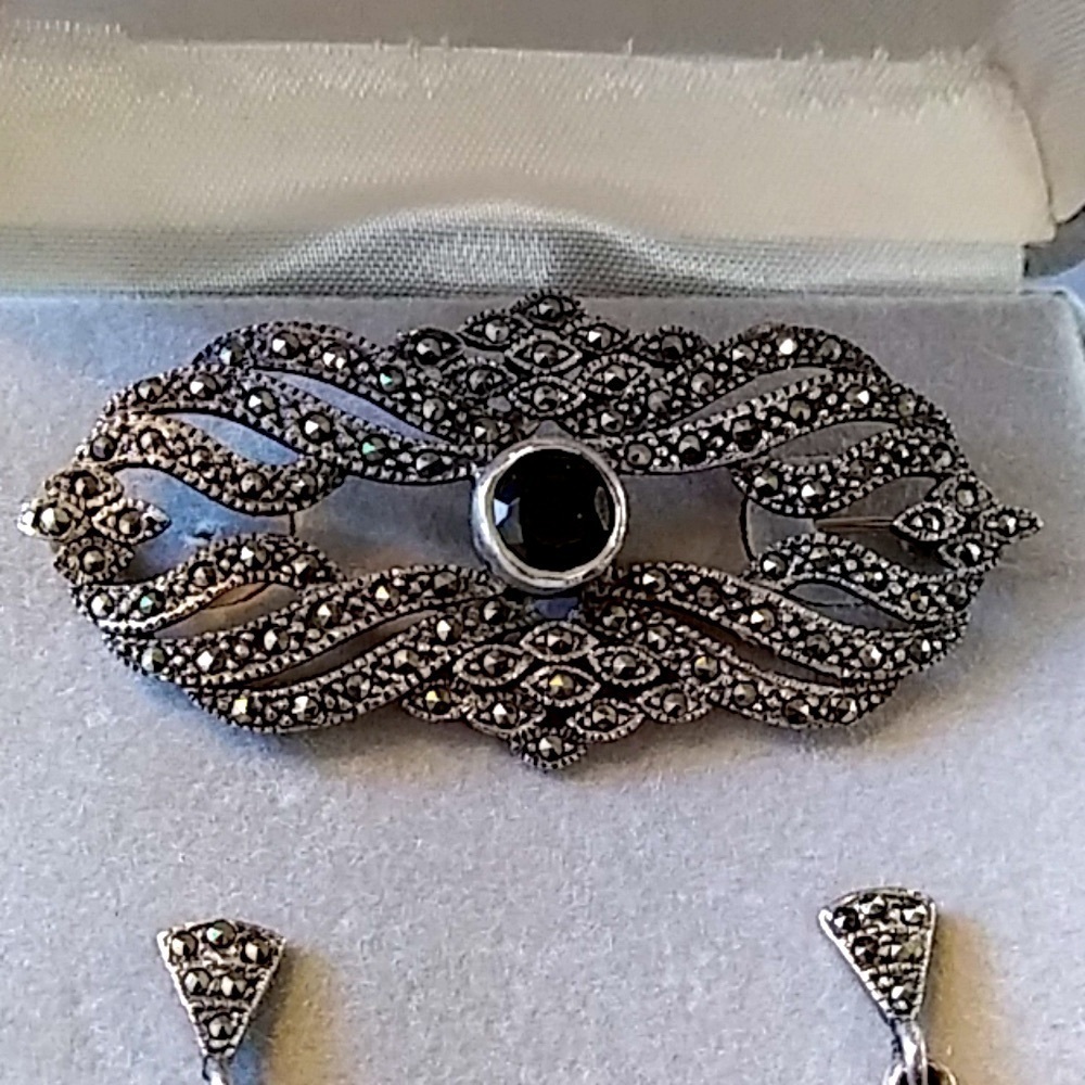 Albert David Sterling Silver, Pearls, Gems Brooch and Earring Set in Box - Picture 2 of 7